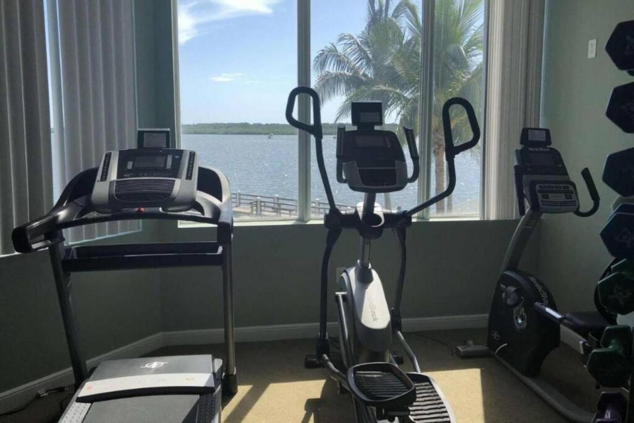 Bright Luxury Oceanfront Condo With Private Balcony And Hotel Pool Sankt Petersburg Exterior foto