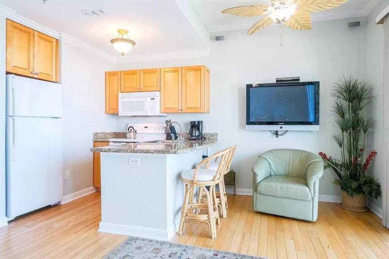 Bright Luxury Oceanfront Condo With Private Balcony And Hotel Pool Sankt Petersburg Exterior foto